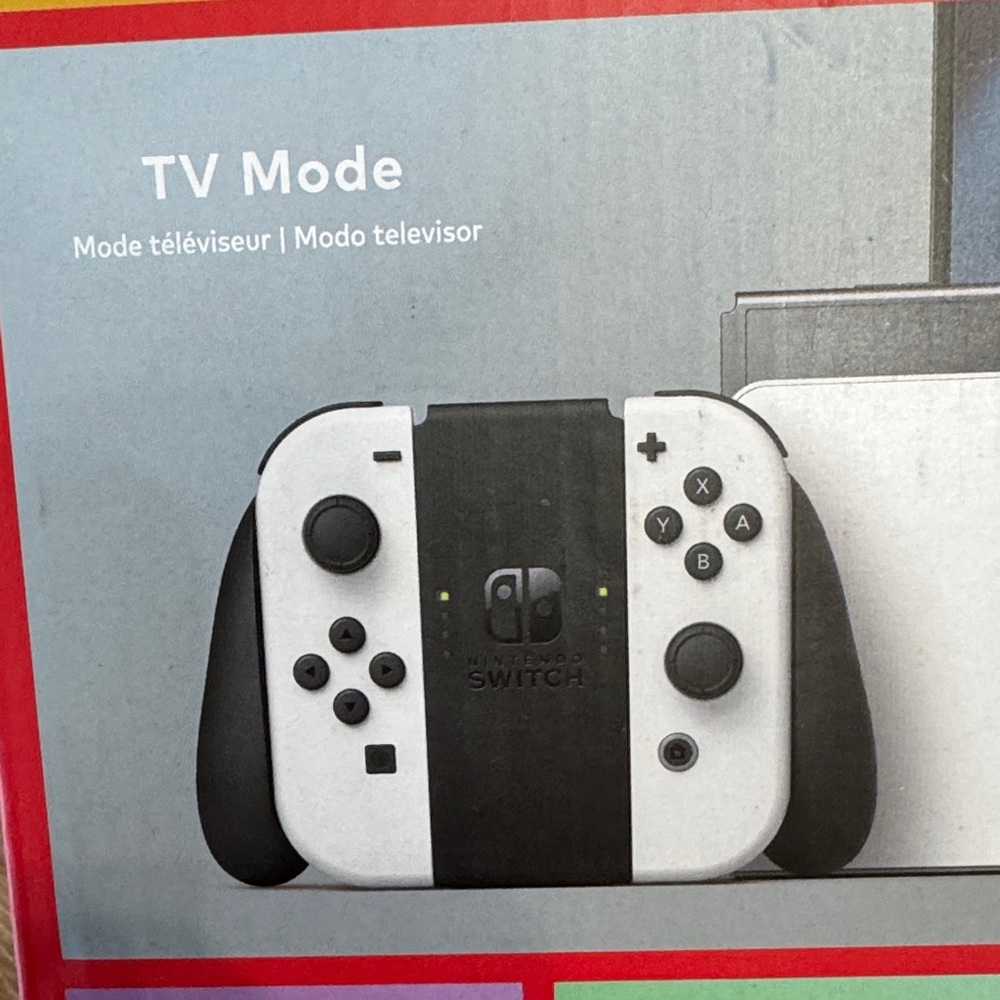 Nintendo Switch OLED Console with White Joy‑Con Controllers 64 GB - Picture 13 of 16